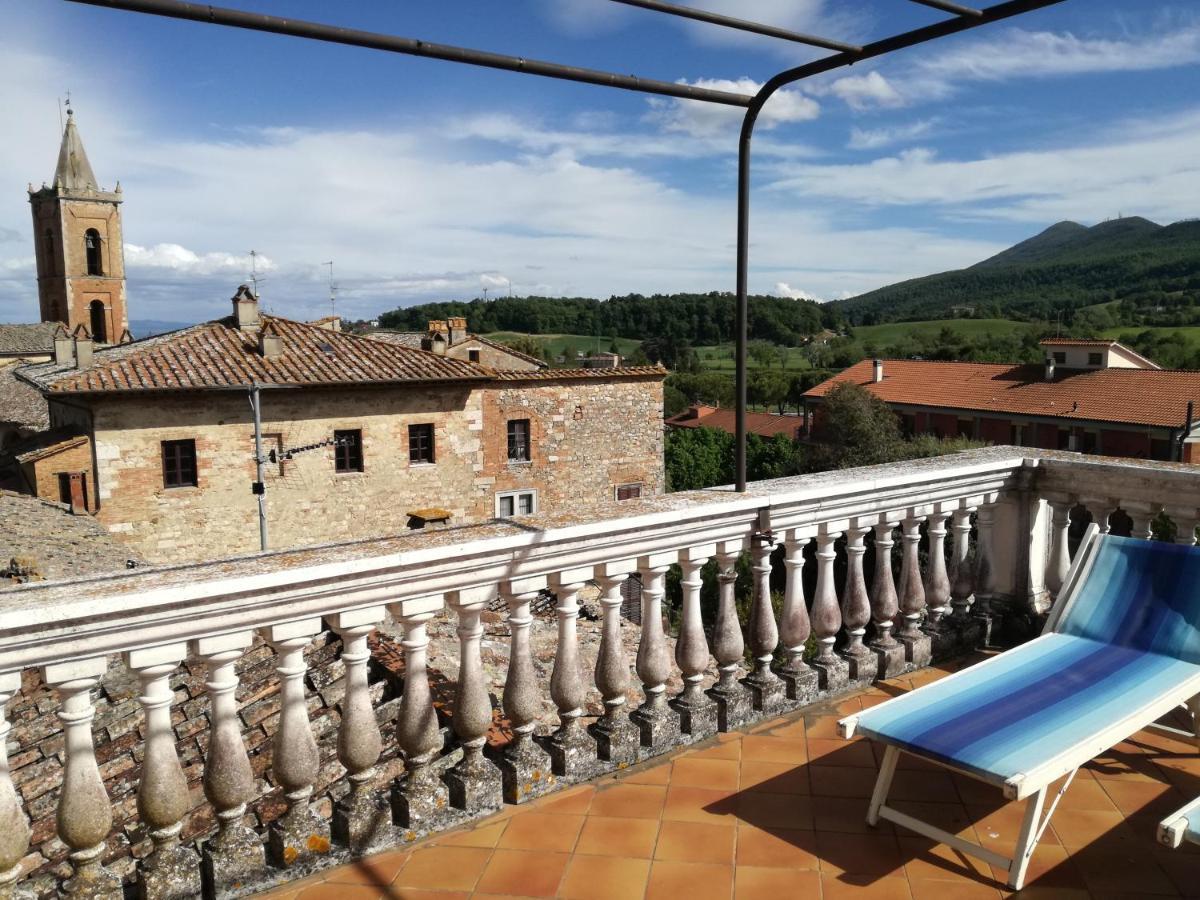 Mansarda Con Solarium Panoramico Su Centro Storico Di Sarteano Vicino Alle Famose Terme Della Val D'Orcia Apartman Kültér fotó