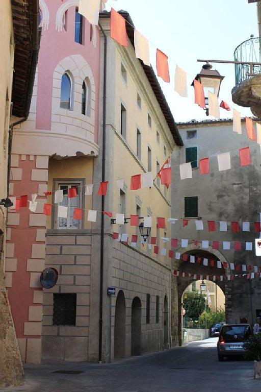 Mansarda Con Solarium Panoramico Su Centro Storico Di Sarteano Vicino Alle Famose Terme Della Val D'Orcia Apartman Kültér fotó